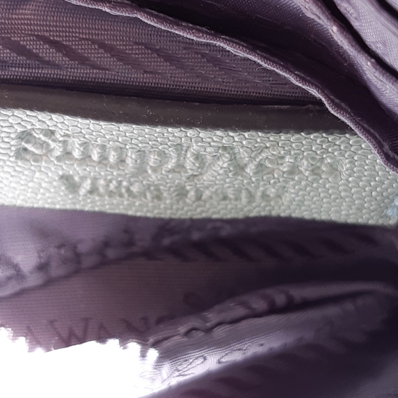 Vera Wang Wristlet Purse - Picture 3 of 9